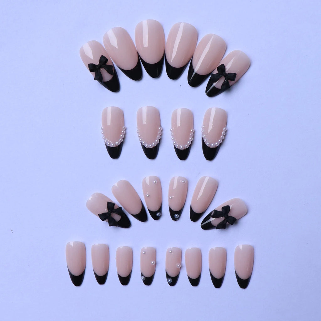 Faux ongles moyens avec pendentif à nœud 3d, 96 pièces, ongles acryliques en forme de cœur, strass, ongles pour femmes entièrement coupés