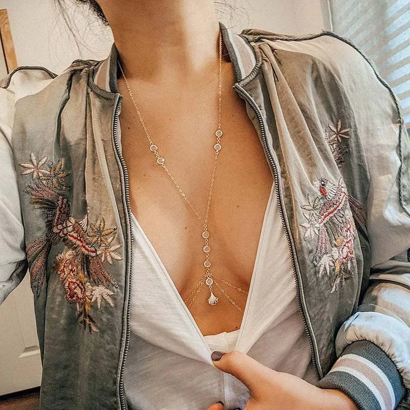 Chaîne de poitrine sexy en métal avec zircons pour femmes, simple, couleur dorée, double couche avec pendentif coquillage, chaîne de taille, accessoires de bijoux pour fête.