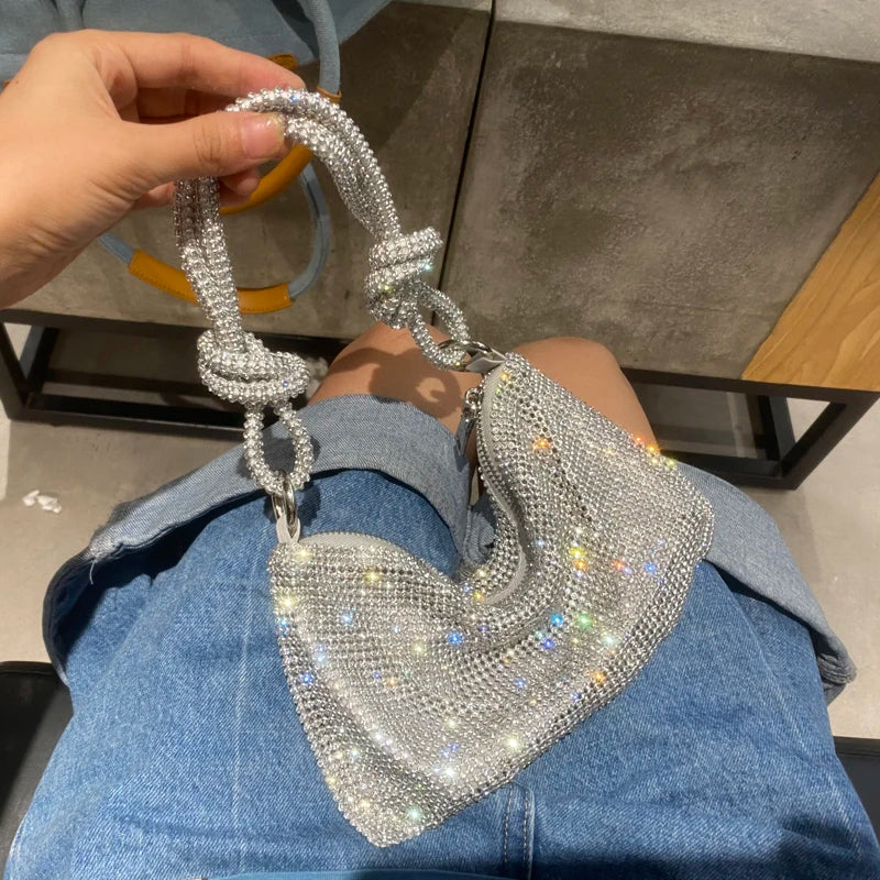 Sac à bandoulière type hobo de créateur de luxe, fait main, sac de soirée/clutch brillant avec strass, pochette en cristal, sac à main et sac hobo.