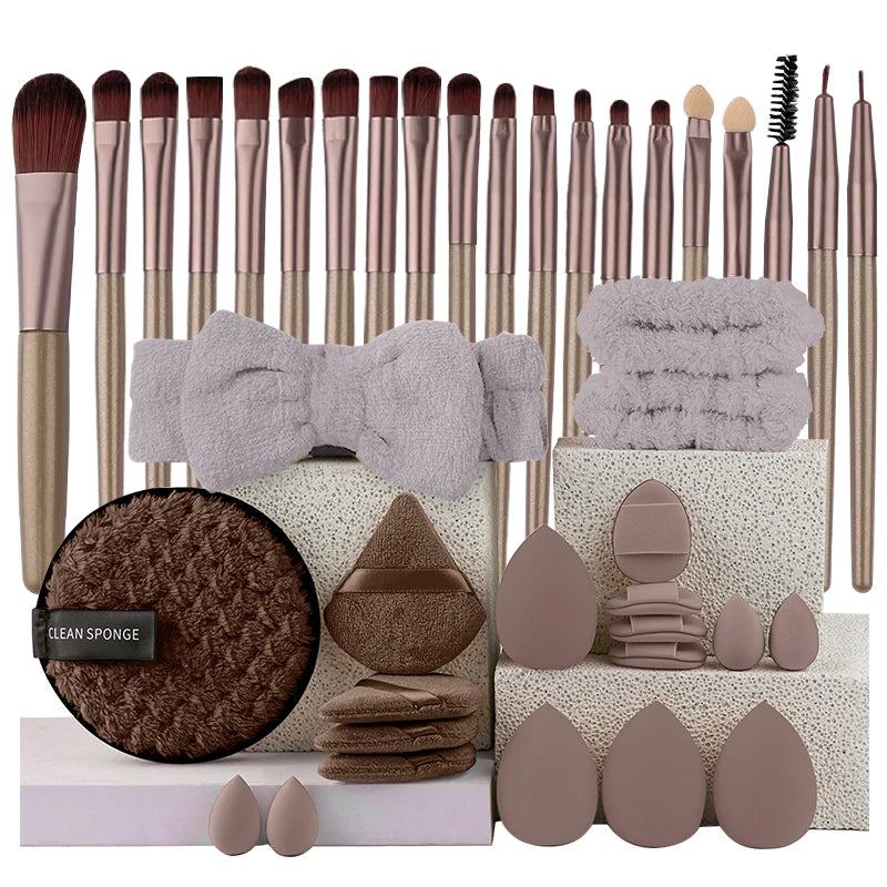 Ensemble de pinceaux de maquillage 20 pièces Kit de pinceaux doux et moelleux pour les yeux Ombre à paupières Fond de teint Poudre Enlumineur Mélange Outil de beauté Débutants