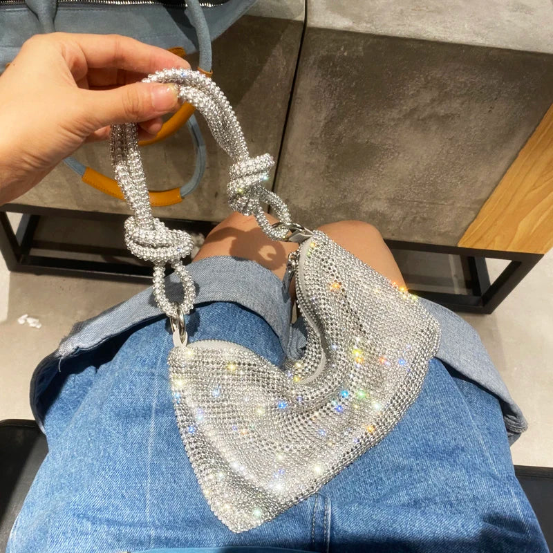 Sac à bandoulière type hobo de créateur de luxe, fait main, sac de soirée/clutch brillant avec strass, pochette en cristal, sac à main et sac hobo.