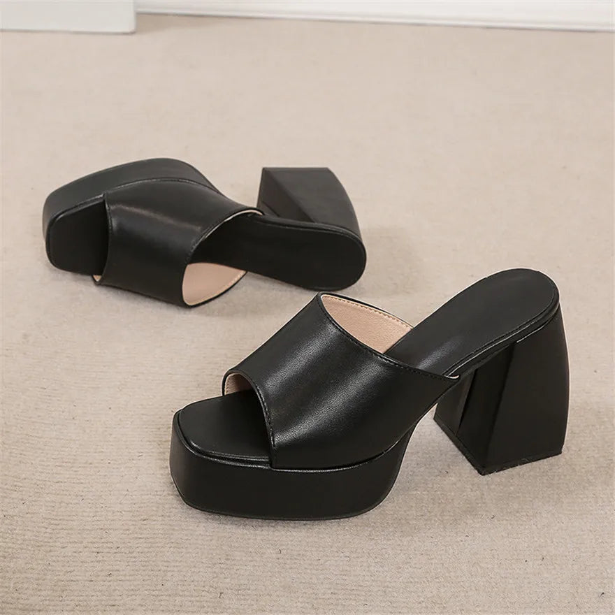 Sandales à plateforme pour femme disponibles en 5 couleurs, chaussons de plage en cuir souple à talon épais, chaussures d’été 2026 à bout carré, escarpins sexy pour femme, parfaits pour les fêtes et les occasions spéciales.