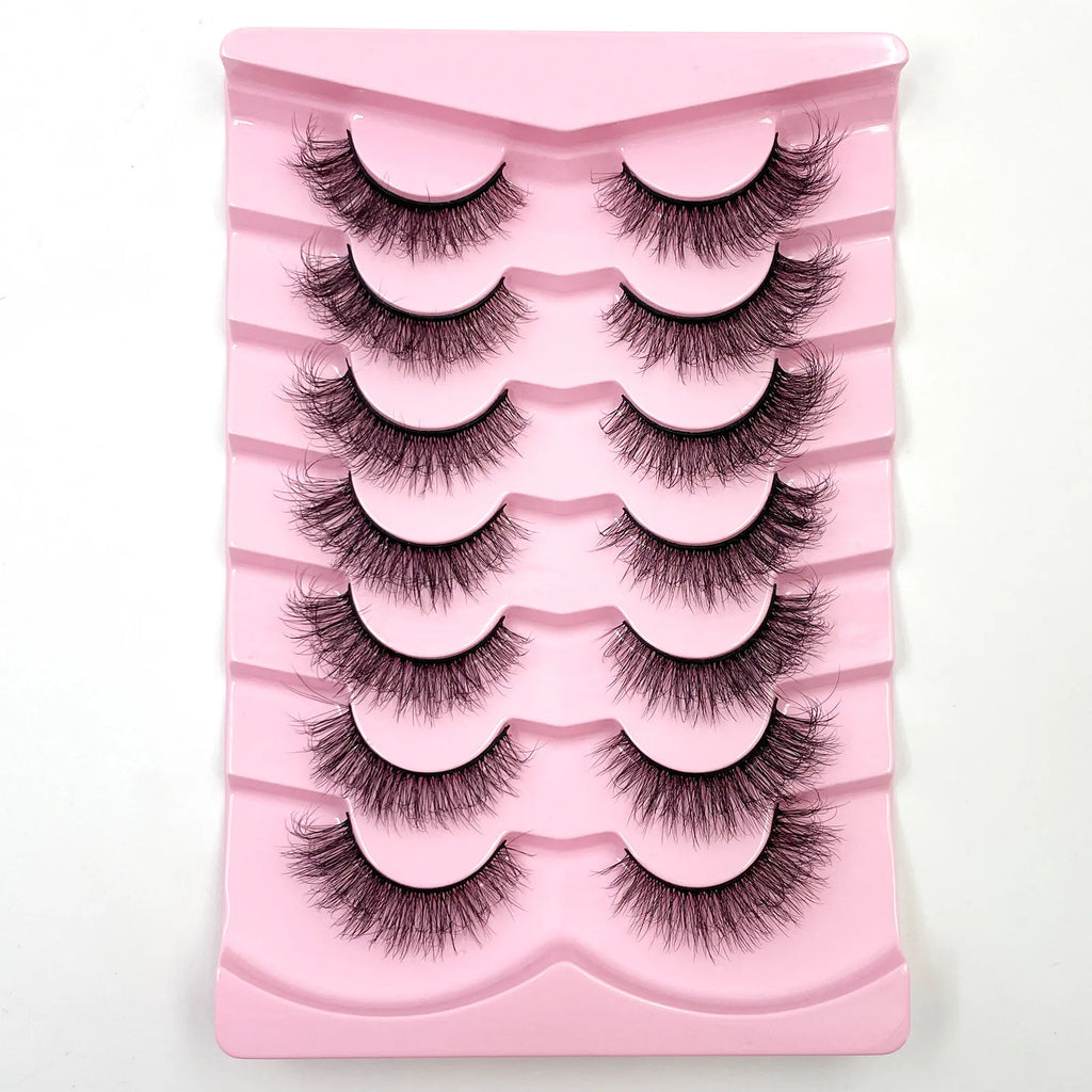 Nouveau lot de 7 paires de faux cils épais effet vison 3D.
Faux cils courts et spectaculaires au rendu réaliste, parfaits pour un regard intense et glamour.