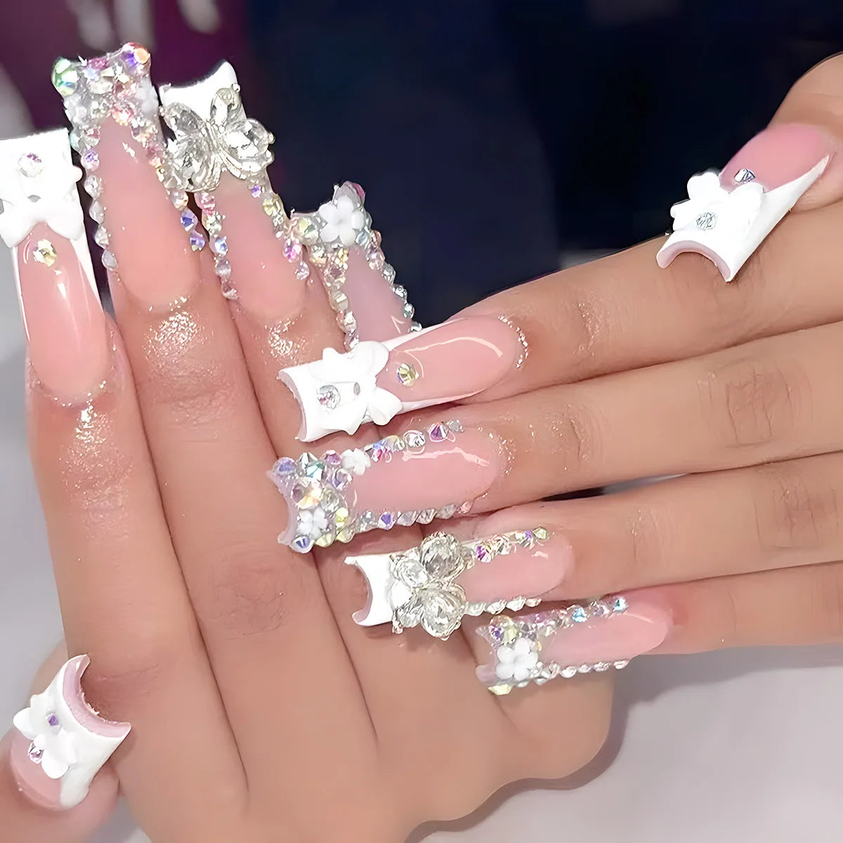 24 pièces – faux ongles longs carrés style français, design cœur 3D, ongles press-on avec strass, motif décoratif, faux ongles portables pour nail art