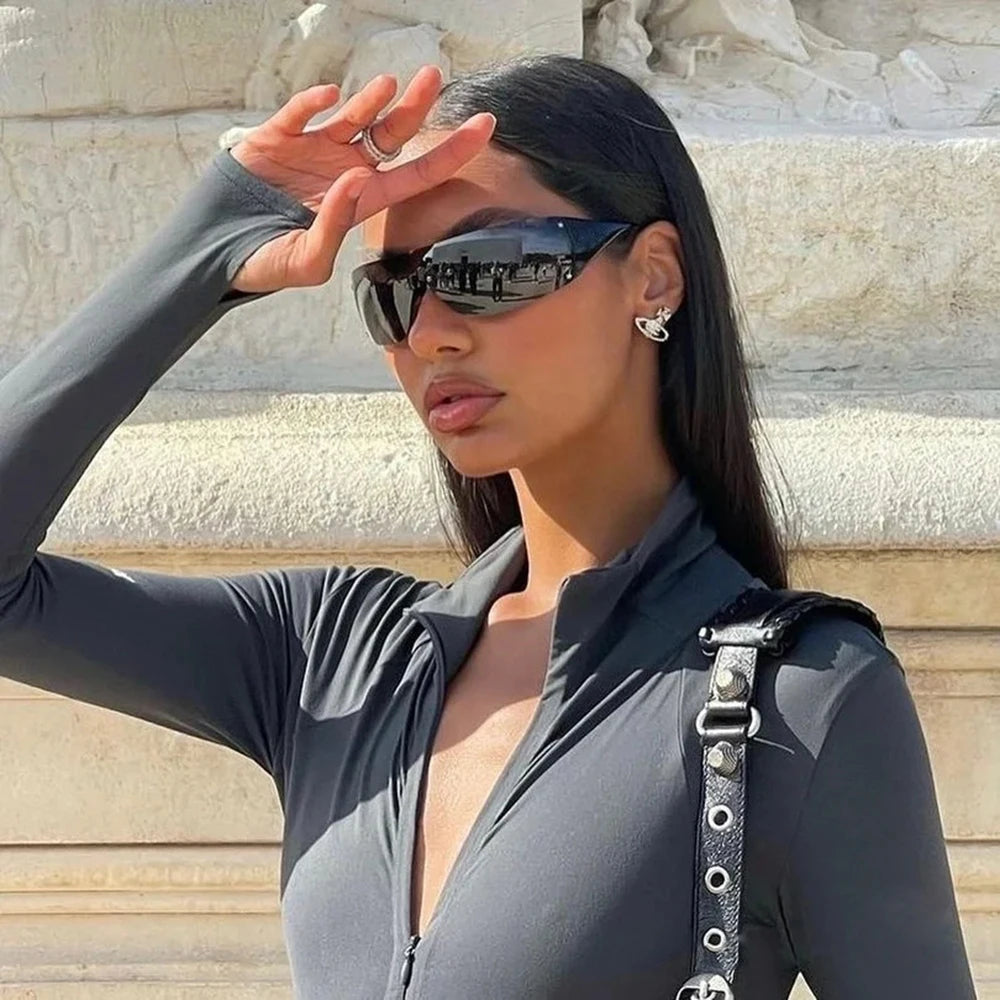 Lunettes de soleil Hip Hop irrégulières uniques pour femmes nouvelle marque rayure jambe Arc Cool lunettes de soleil hommes Vintage gothique nuances lunettes