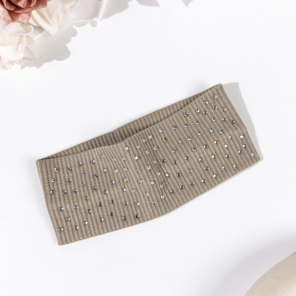 Serre-tête à trois rangs de perles avec diamants - accessoire capillaire tendance, polyvalent et unique pour femmes, idéal pour le yoga.