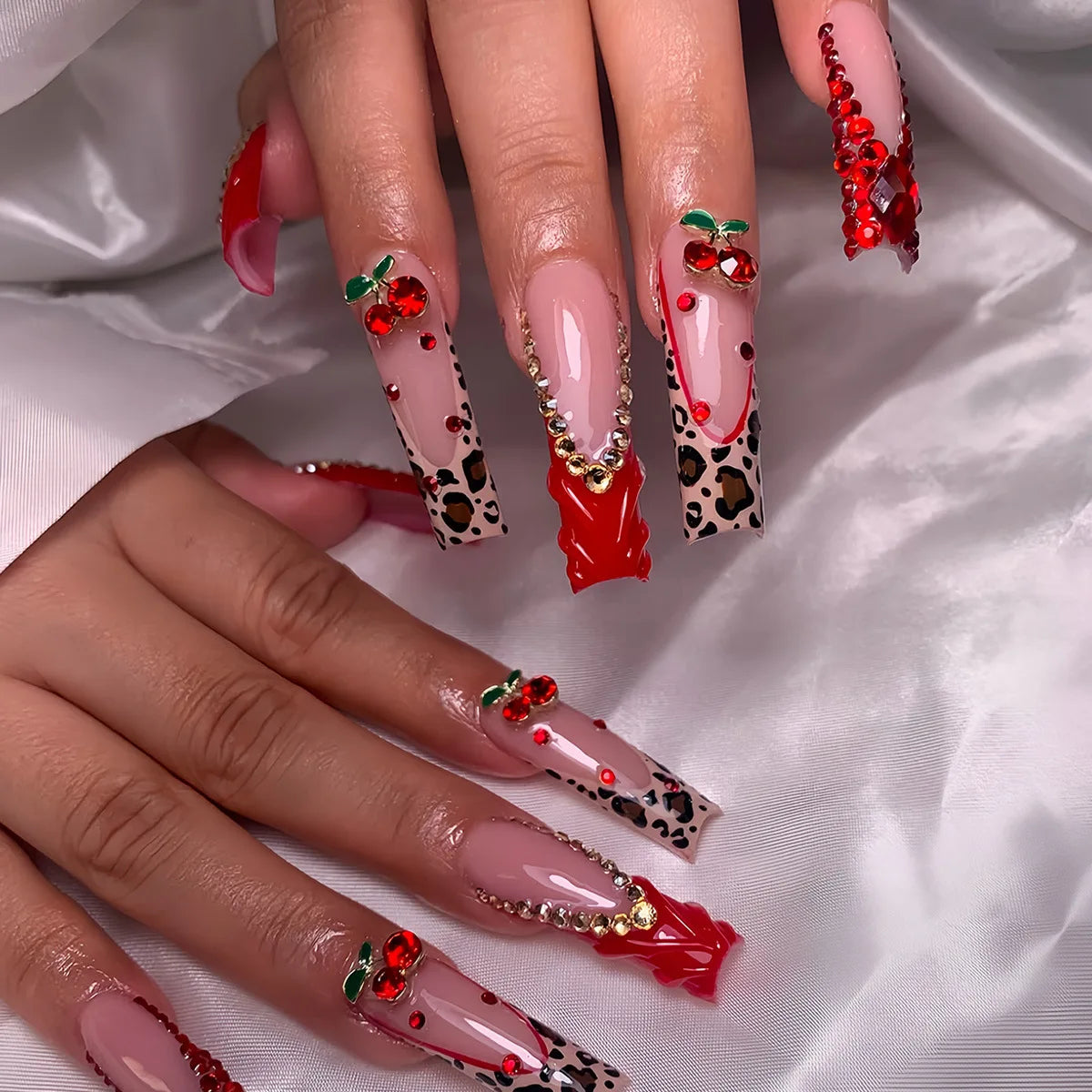 24 faux ongles longs carrés à presser, motif léopard, design cerise 3D, strass, couvrance totale, prêts à poser