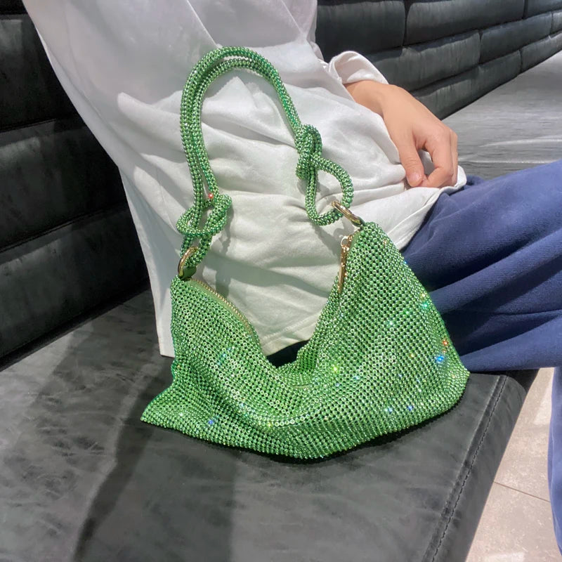 Sac à bandoulière type hobo de créateur de luxe, fait main, sac de soirée/clutch brillant avec strass, pochette en cristal, sac à main et sac hobo.