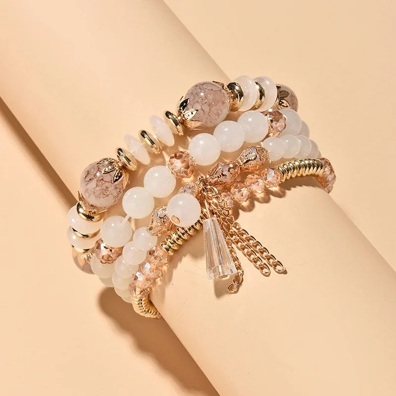 Ensemble de 4 bracelets empilables bohèmes , avec perles en verre, bracelets extensibles à plusieurs rangs avec breloques, bijoux de mode pour femmes.