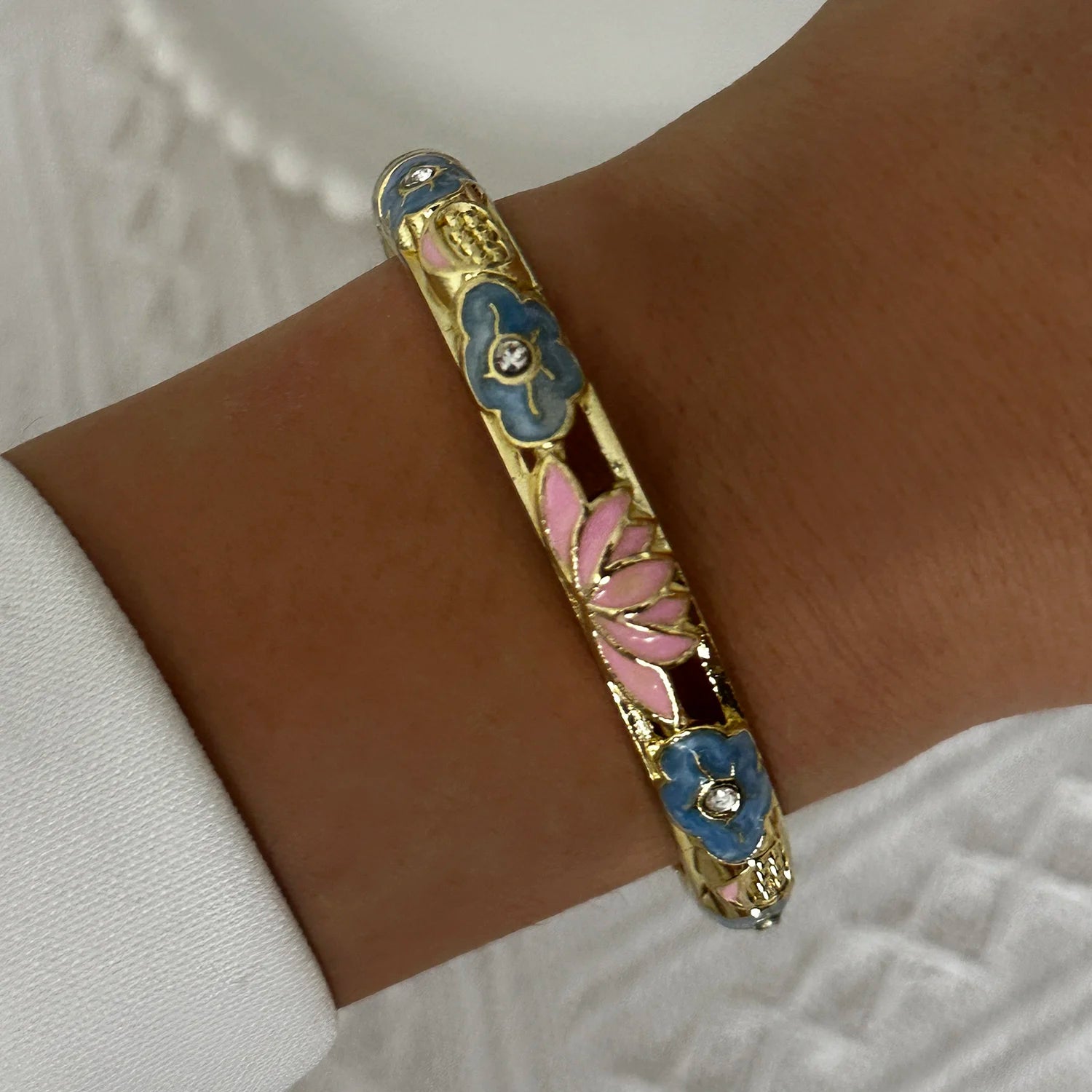 Bracelet élégant en émail goutte d'eau à texture florale pour femme, plaqué or rétro, avec zircon floral et motif œil porte-bonheur, bijou de fête