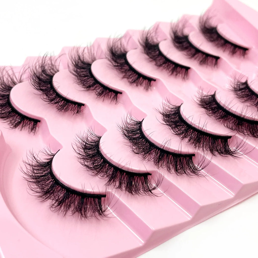 Nouveau lot de 7 paires de faux cils épais effet vison 3D.
Faux cils courts et spectaculaires au rendu réaliste, parfaits pour un regard intense et glamour.