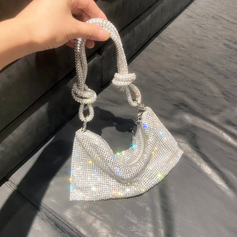 Sac à bandoulière type hobo de créateur de luxe, fait main, sac de soirée/clutch brillant avec strass, pochette en cristal, sac à main et sac hobo.