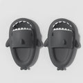 Chaussons à semelle épaisse 4 cm en forme de requin, pour femme et homme. Mules d’intérieur et de salle de bain au design cartoon mignon, chaussures d’été 2024 unisexes, adaptées pour la plage et un usage décontracté.