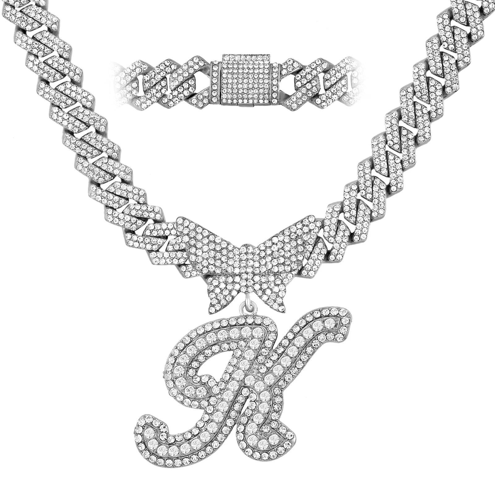 Collier chaîne cubaine 14 mm pour hommes et femmes, avec pendentif papillon en cristal et initiales, lettres cursives style “iced out”, bijou de style rappeur, nouveau bijou de mode.