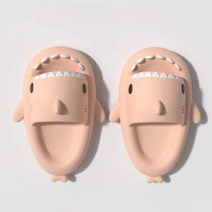 Chaussons à semelle épaisse 4 cm en forme de requin, pour femme et homme. Mules d’intérieur et de salle de bain au design cartoon mignon, chaussures d’été 2024 unisexes, adaptées pour la plage et un usage décontracté.