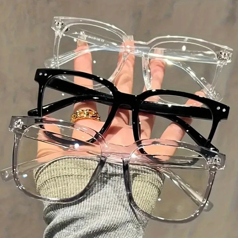 Lunettes vintage transparentes pour ordinateur, pour femmes et hommes, avec monture carrée. Lunettes anti-lumière bleue conçues pour filtrer la lumière bleue émise par les écrans. Monture optique transparente et élégante, adaptée à un usage quotidien.