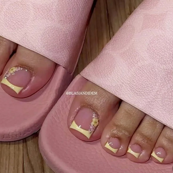 🦋 Ongles de Pied French Jaune avec Papillons 3D strass et Cristaux – Lot de 24