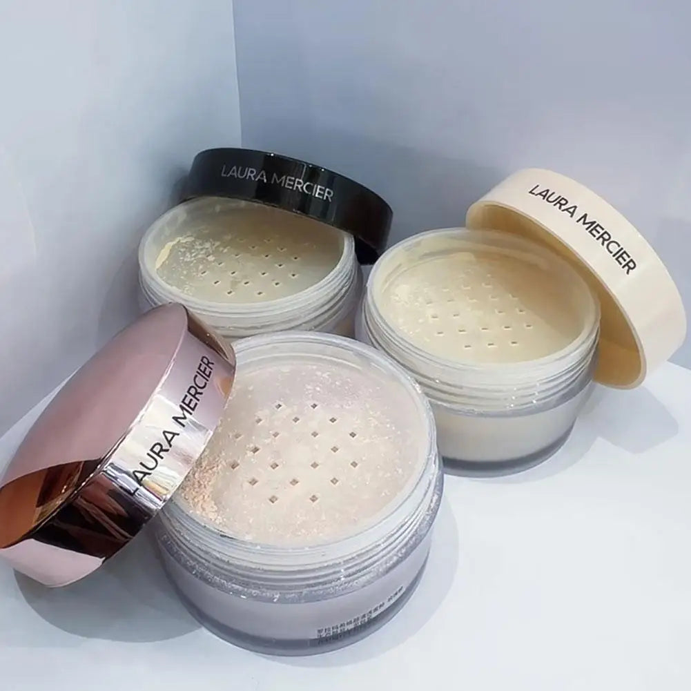 Poudre libre Soft Light de Laura Mercier atténue les ridules, dissimule les imperfections, lisse la peau et crée un fini naturel soyeux et transparent.