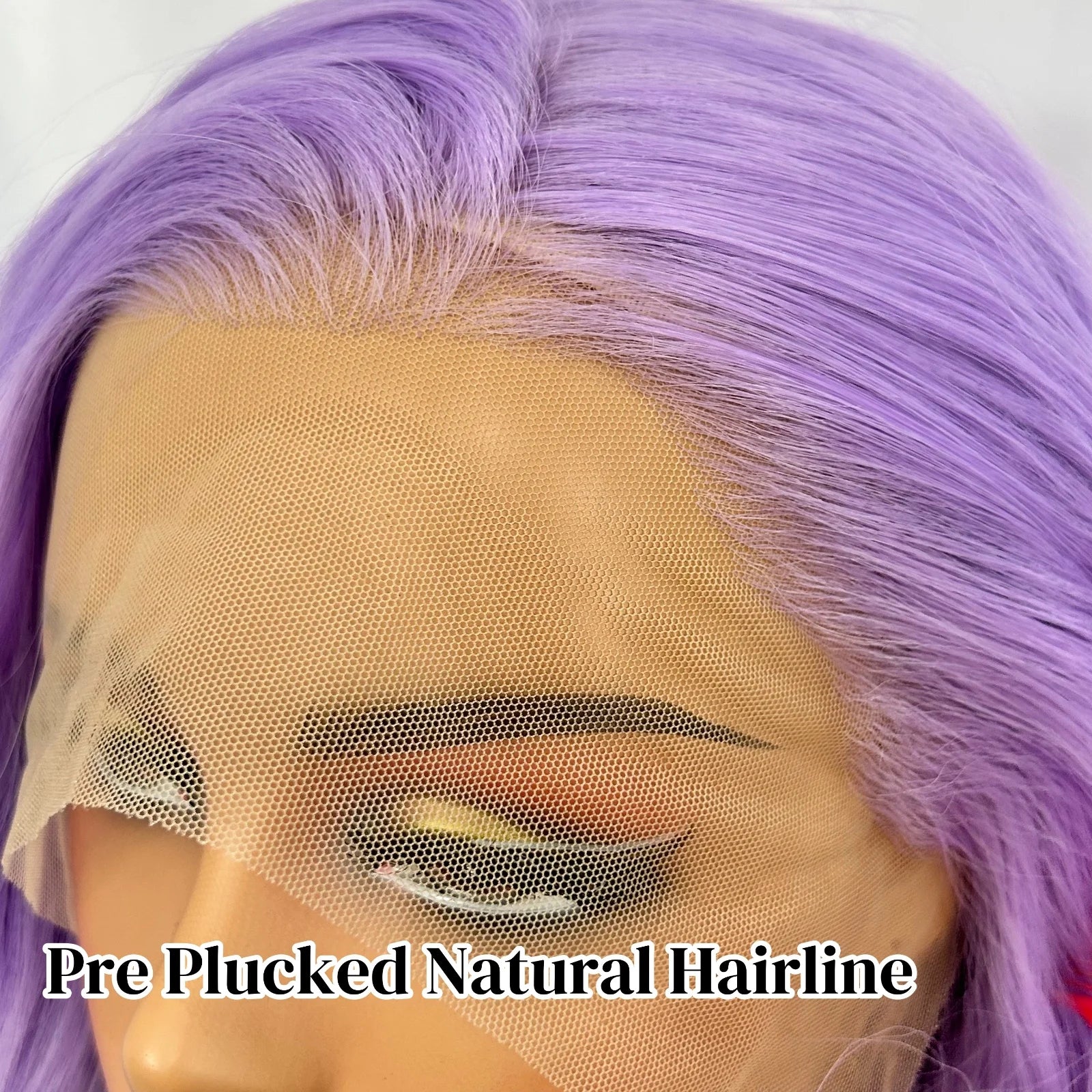 Perruque synthétique longue avec lace frontale 13x4 et raie libre (Free Part). Sa couleur lavande violet clair et ses ondulations naturelles apportent un style original et élégant.