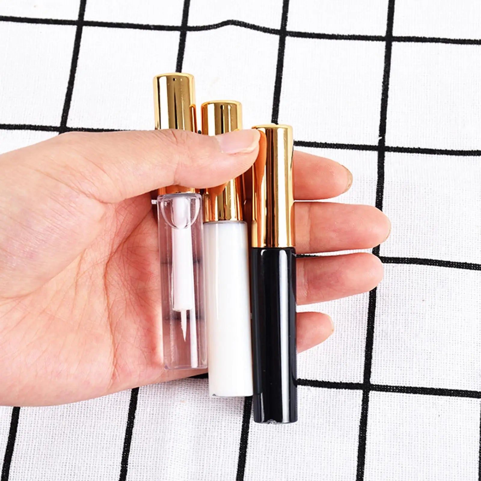 Colle transparente pour faux cils 5 ml, séchage rapide, waterproof et longue tenue, pour une fixation fiable et confortable des faux cils.