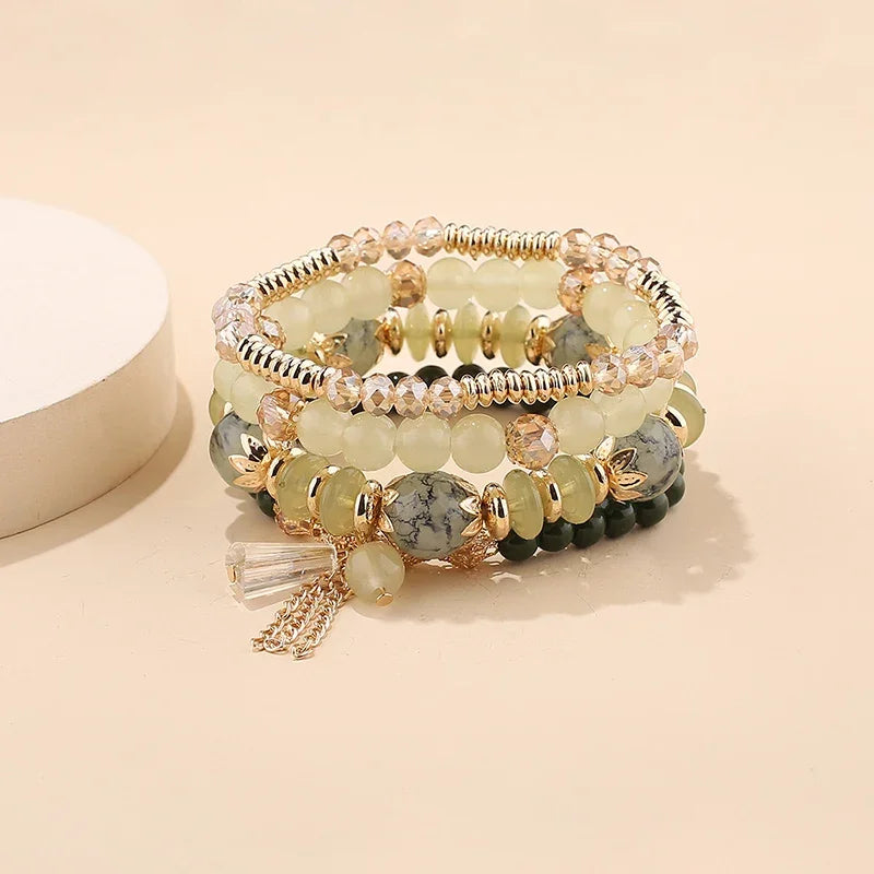 Ensemble de 4 bracelets empilables bohèmes , avec perles en verre, bracelets extensibles à plusieurs rangs avec breloques, bijoux de mode pour femmes.