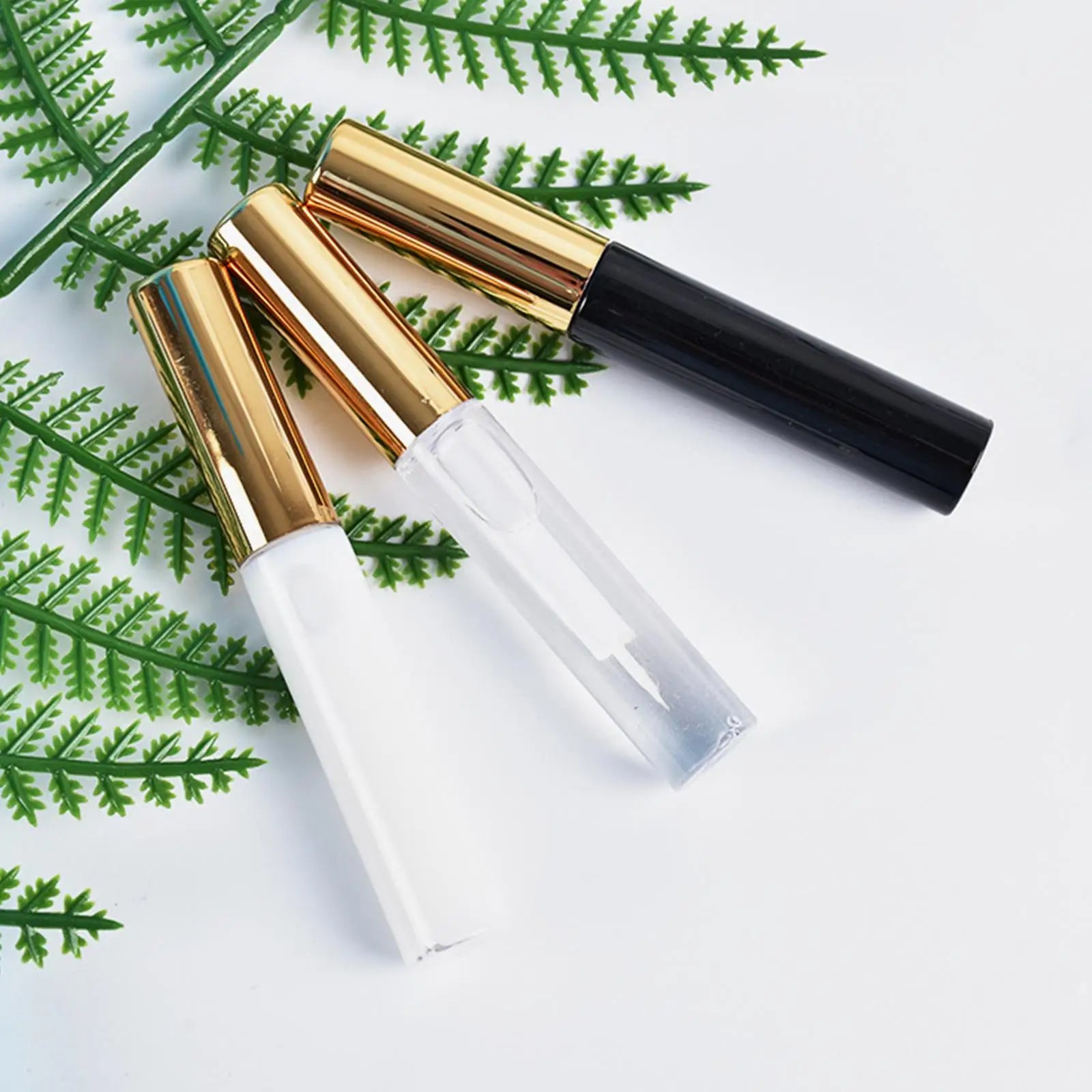 Colle transparente pour faux cils 5 ml, séchage rapide, waterproof et longue tenue, pour une fixation fiable et confortable des faux cils.