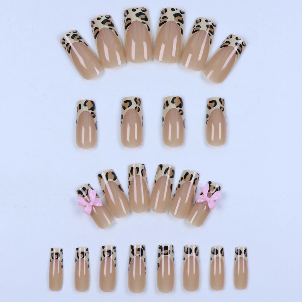 Faux ongles moyens avec pendentif à nœud 3d, 96 pièces, ongles acryliques en forme de cœur, strass, ongles pour femmes entièrement coupés