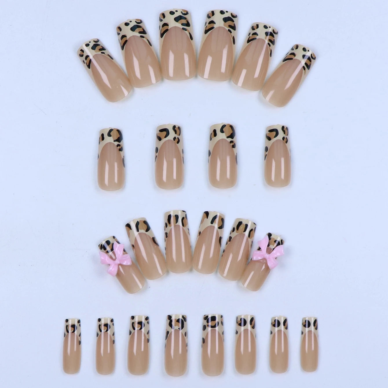 Faux ongles moyens avec pendentif à nœud 3d, 96 pièces, ongles acryliques en forme de cœur, strass, ongles pour femmes entièrement coupés