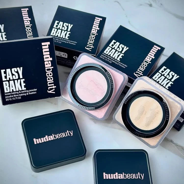 Poudre Libre Éclaircissante HudaBeauty et Correctrice 2 Couleurs Easy Bake – Duo Longue Tenue, Contrôle du Sébum, Maquillage Naturel et Imperméable pour le Visage
