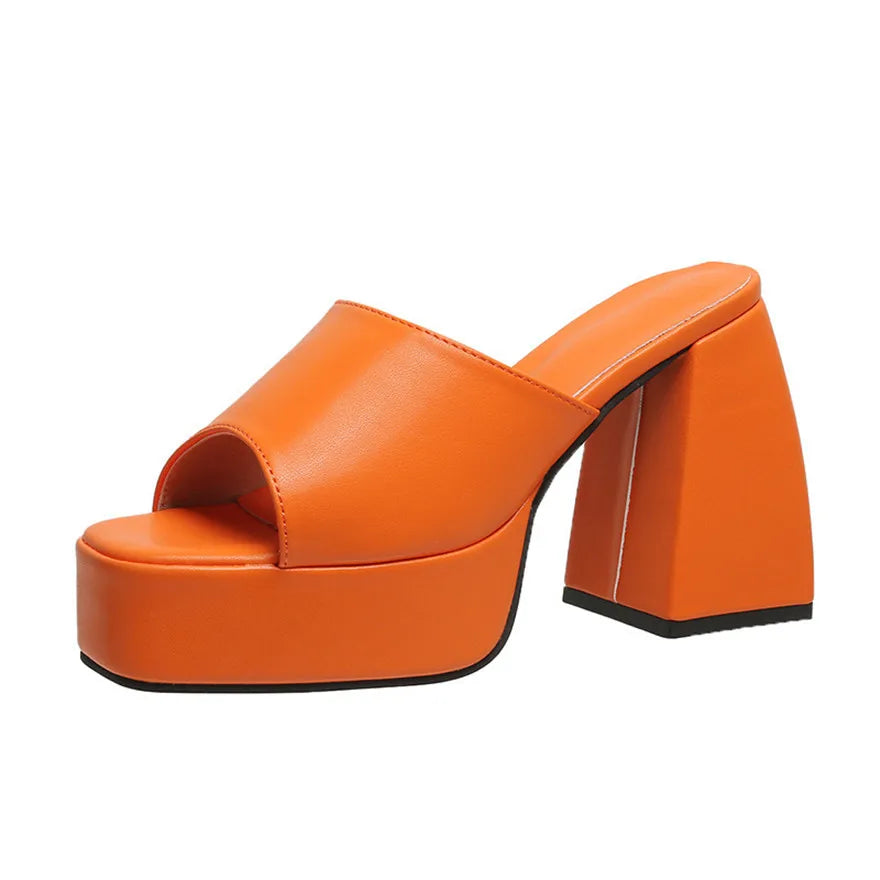 Sandales à plateforme pour femme disponibles en 5 couleurs, chaussons de plage en cuir souple à talon épais, chaussures d’été 2026 à bout carré, escarpins sexy pour femme, parfaits pour les fêtes et les occasions spéciales.