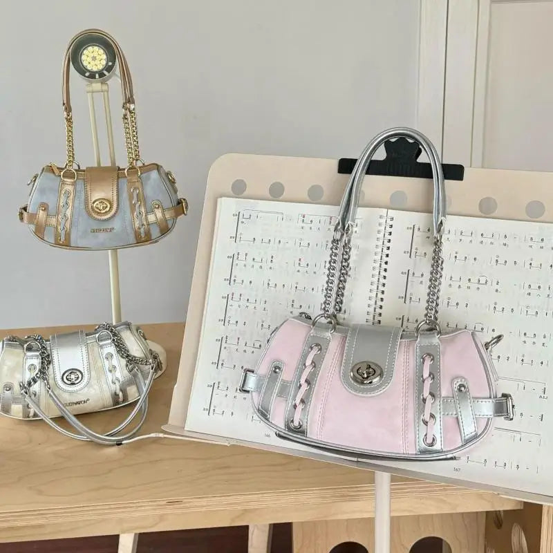 Sac Y2K rose et argent pour femme – sac tendance coréen, sac à bandoulière / crossbody, sac de soirée avec chaîne, forme lune (nouveau modèle)
