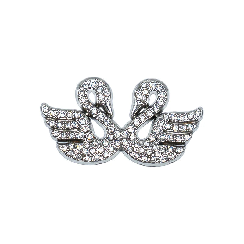 1 / 18 pièces de breloques en métal – Charms de style mode pour femmes et filles, design argenté. Motifs variés incluant parfum, cœur, fleurs et strass. Accessoires décoratifs pour chaussures, permettant de personnaliser et embellir vos sandales ou sabots