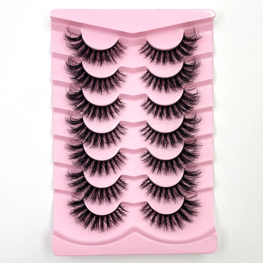 Nouveau lot de 7 paires de faux cils épais effet vison 3D.
Faux cils courts et spectaculaires au rendu réaliste, parfaits pour un regard intense et glamour.