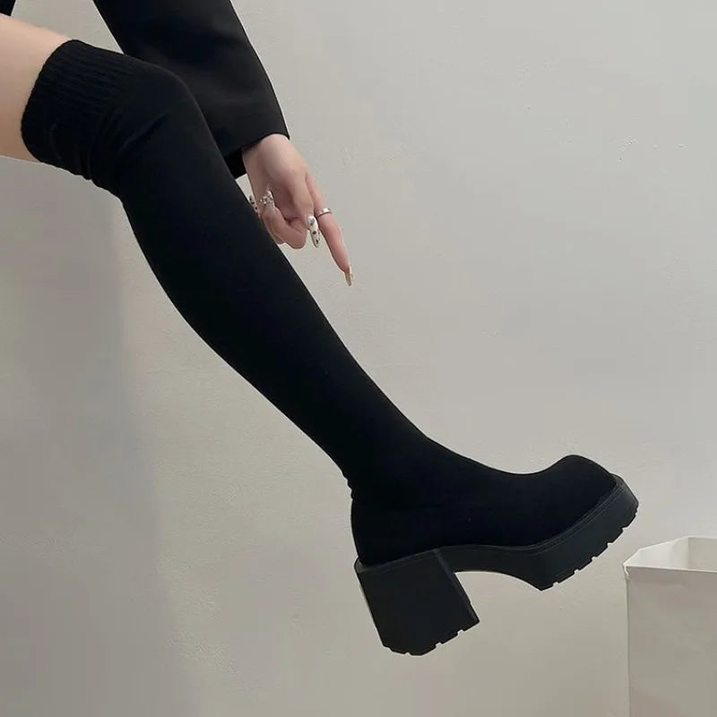Bottes chaussettes au-dessus du genou pour femme, tailles 35 à 40. Modèle d’hiver en maille extensible, avec talons épais et plateforme. Bottes longues à enfiler, confortables et tendance pour femme.