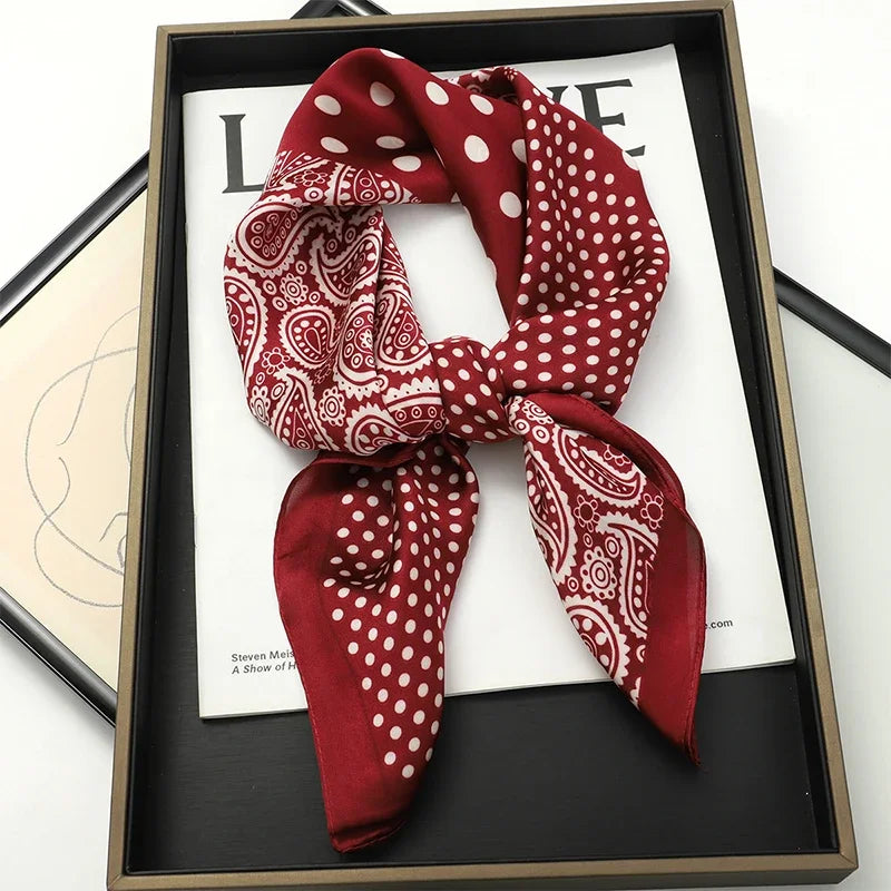 Écharpe Pashmina en soie imprimée pour femmes, châle carré, bandeau décoratif, Design de luxe, Bandana, nouvelle mode 70x70cm, 2026