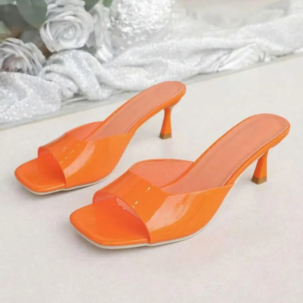 Mules tendance à bout ouvert style bouche de poisson, chaussures d’été confortables et élégantes. Sandales sexy à talons aiguilles et bout ouvert, parfaites pour le bureau, les occasions habillées et les tenues raffinées pour femme.