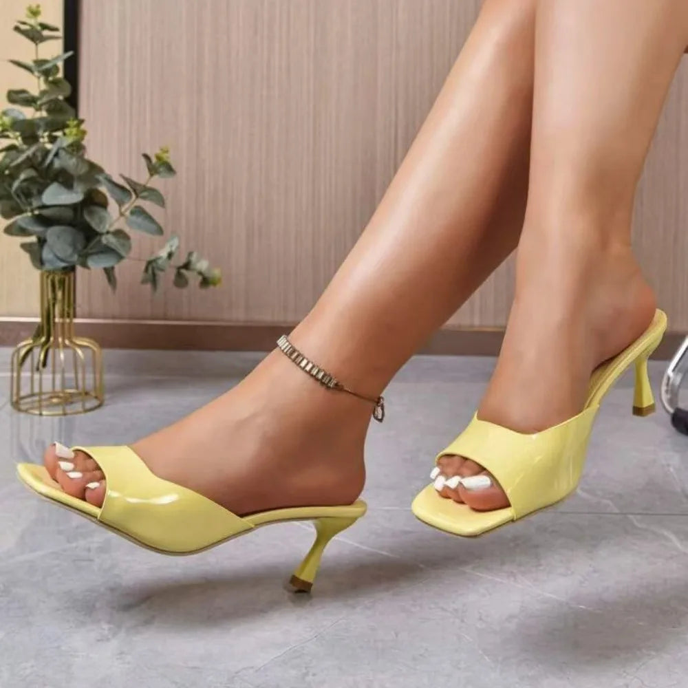 Mules tendance à bout ouvert style bouche de poisson, chaussures d’été confortables et élégantes. Sandales sexy à talons aiguilles et bout ouvert, parfaites pour le bureau, les occasions habillées et les tenues raffinées pour femme.