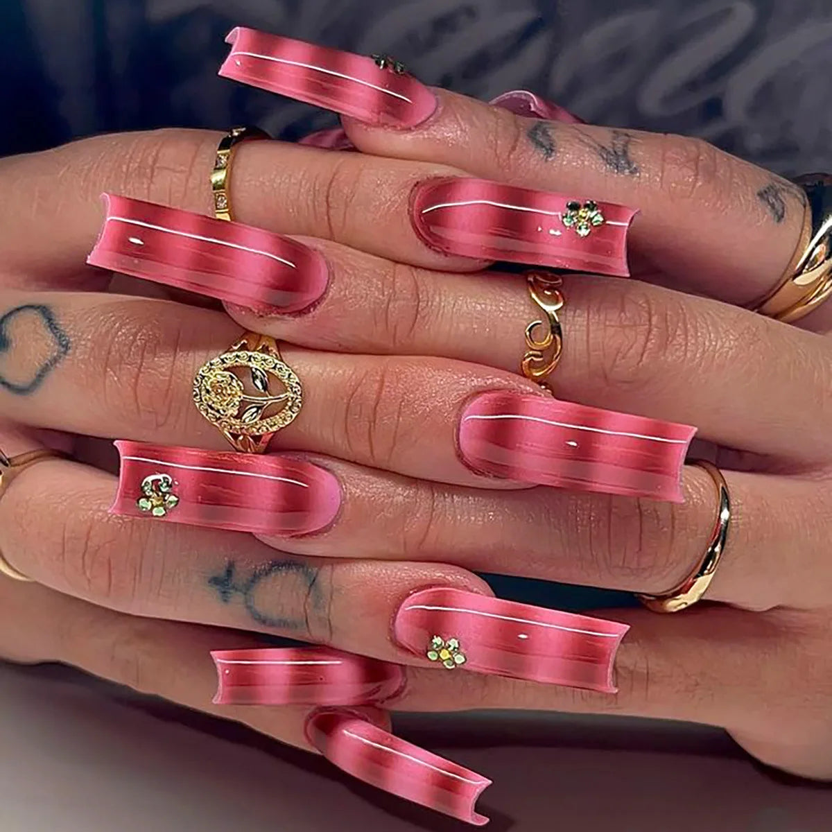 24 pièces – faux ongles longs carrés style français, design cœur 3D, ongles press-on avec strass, motif décoratif, faux ongles portables pour nail art