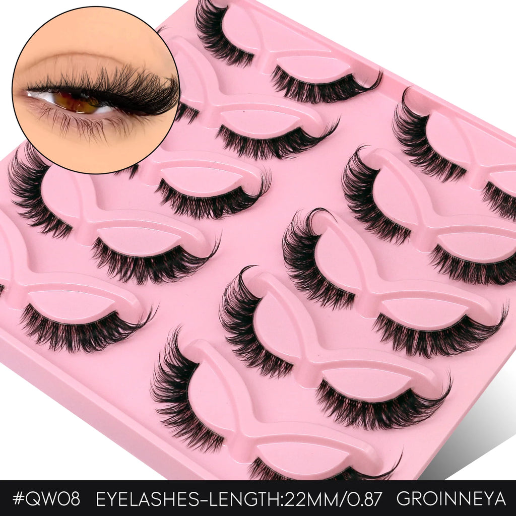 Cils GROINNEYA “Fluffy Cat” – Faux cils 3D effet vison (mink synthétique), doux, épais et volumineux. Cils complets avec effet vaporeux (wispy) et légèrement recourbé, pour un regard allongé type “œil de chat”.