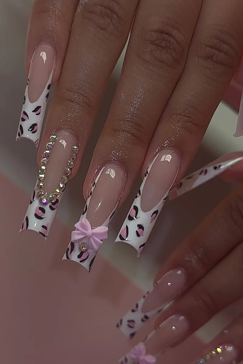 24 pièces – faux ongles longs carrés style français, design cœur 3D, ongles press-on avec strass, motif décoratif, faux ongles portables pour nail art