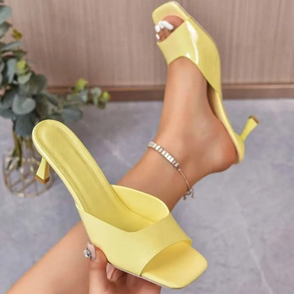 Mules tendance à bout ouvert style bouche de poisson, chaussures d’été confortables et élégantes. Sandales sexy à talons aiguilles et bout ouvert, parfaites pour le bureau, les occasions habillées et les tenues raffinées pour femme.