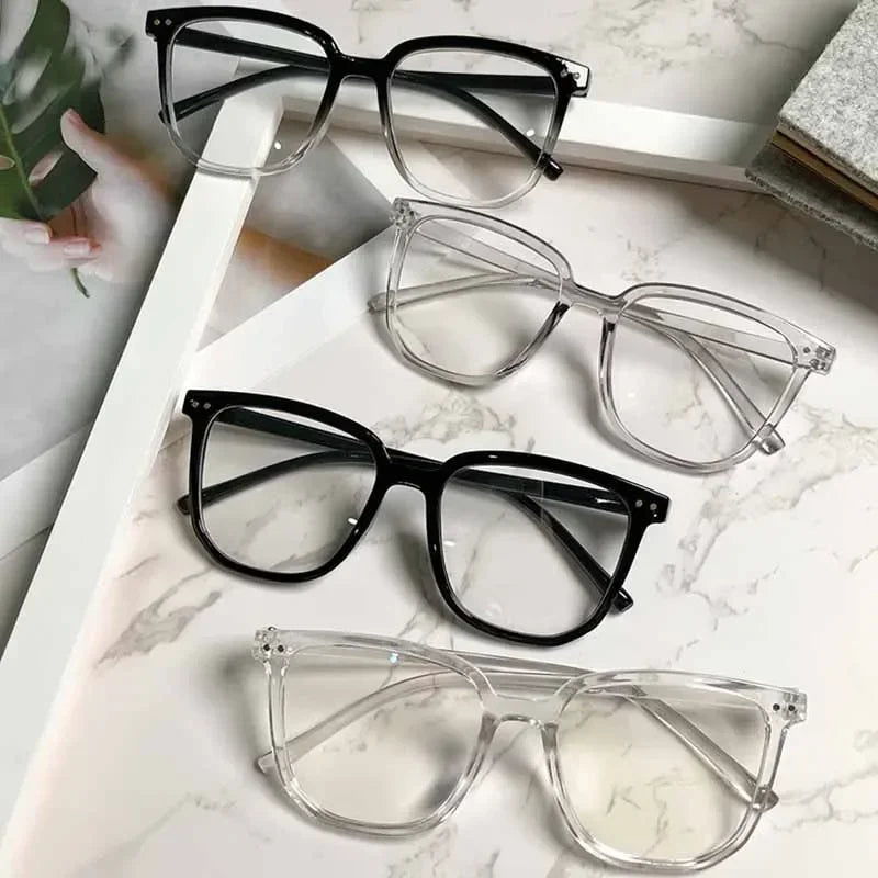 Lunettes vintage transparentes pour ordinateur, pour femmes et hommes, avec monture carrée. Lunettes anti-lumière bleue conçues pour filtrer la lumière bleue émise par les écrans. Monture optique transparente et élégante, adaptée à un usage quotidien.