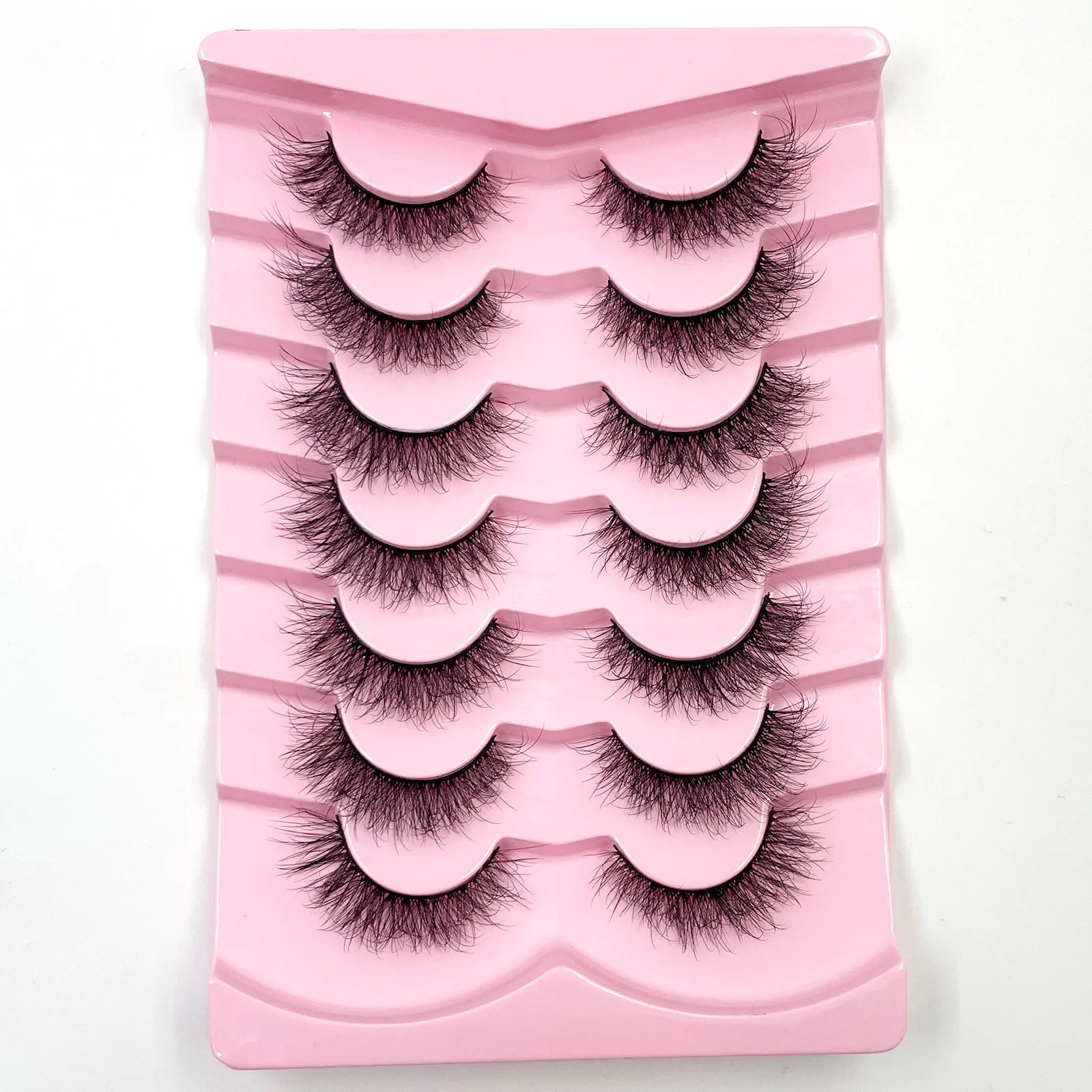 Nouveau lot de 7 paires de faux cils épais effet vison 3D.
Faux cils courts et spectaculaires au rendu réaliste, parfaits pour un regard intense et glamour.