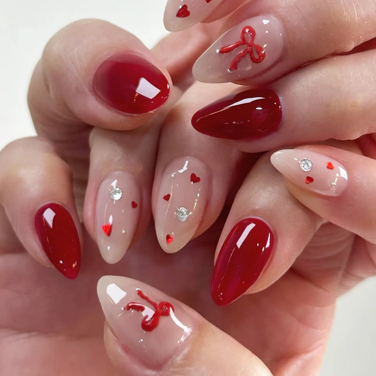 24 pièces doux oeil de chat français presse sur ongles diamant pointu tridimensionnel nœud papillon portable ongles pour femmes et fille amande ongles