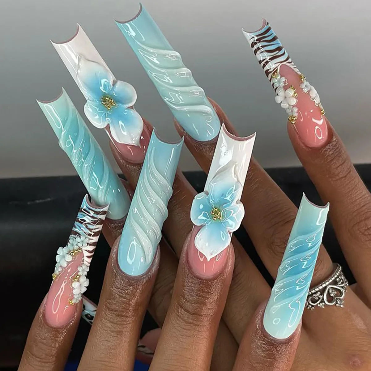 24 pièces – faux ongles longs carrés style français, design cœur 3D, ongles press-on avec strass, motif décoratif, faux ongles portables pour nail art