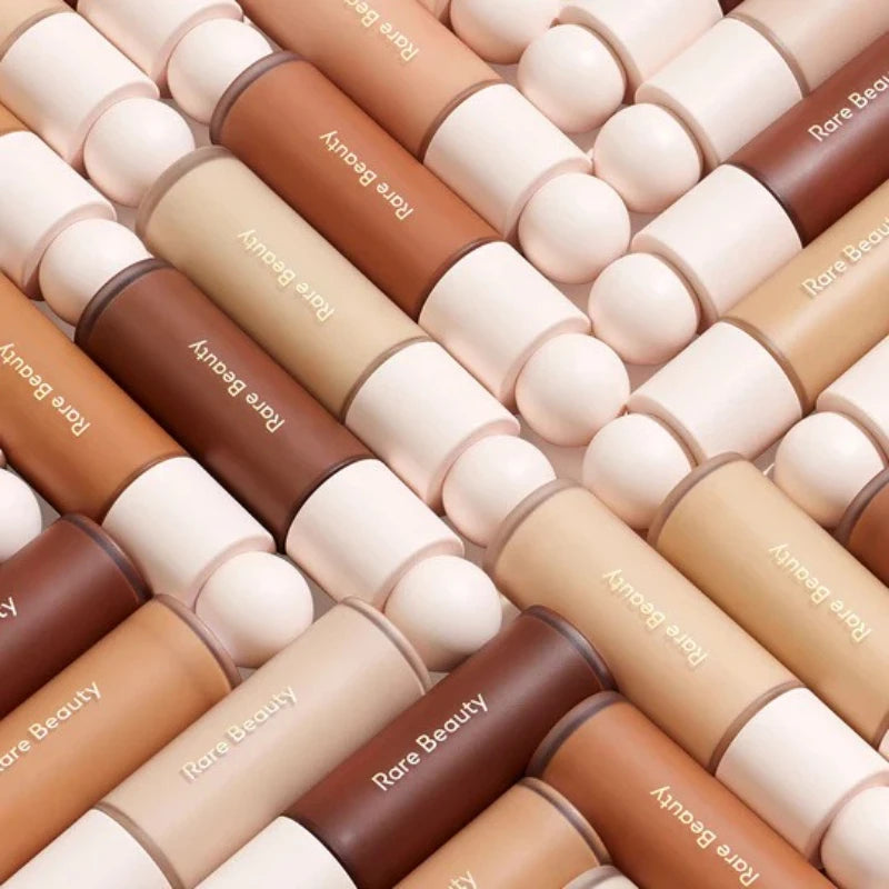 fond de teint Rarebeauty au toucher liquide, beauté rare, couvre naturellement les défauts, les cernes, les taches de rousseur, l'acné, Base hydratante, maquillage