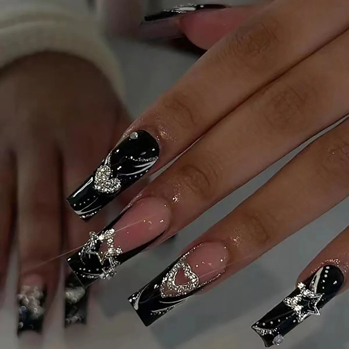 24 pièces – faux ongles longs carrés style français, design cœur 3D, ongles press-on avec strass, motif décoratif, faux ongles portables pour nail art
