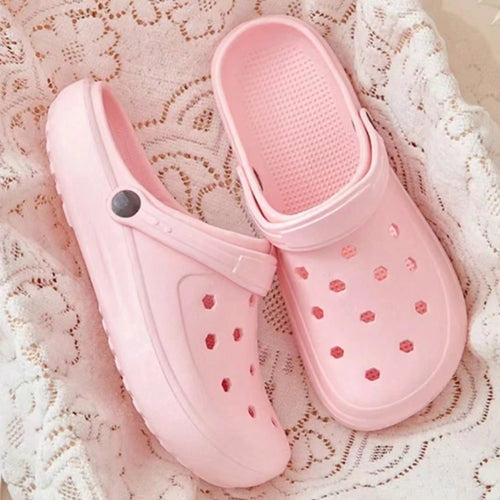 Sabots d’été pour femme, style DIY avec décoration ours et perles. Mules de plage tendance à trous (cave shoes), chaussures plates décontractées pour jardin et usage quotidien, vendues avec emballage individuel.